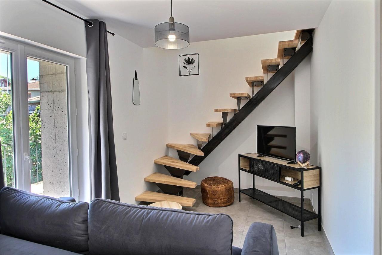 Type 3 En Duplex Sur Les Bains Vue Apartment