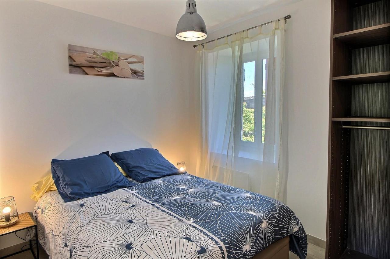 Type 3 En Duplex Sur Les Bains Vue Apartment